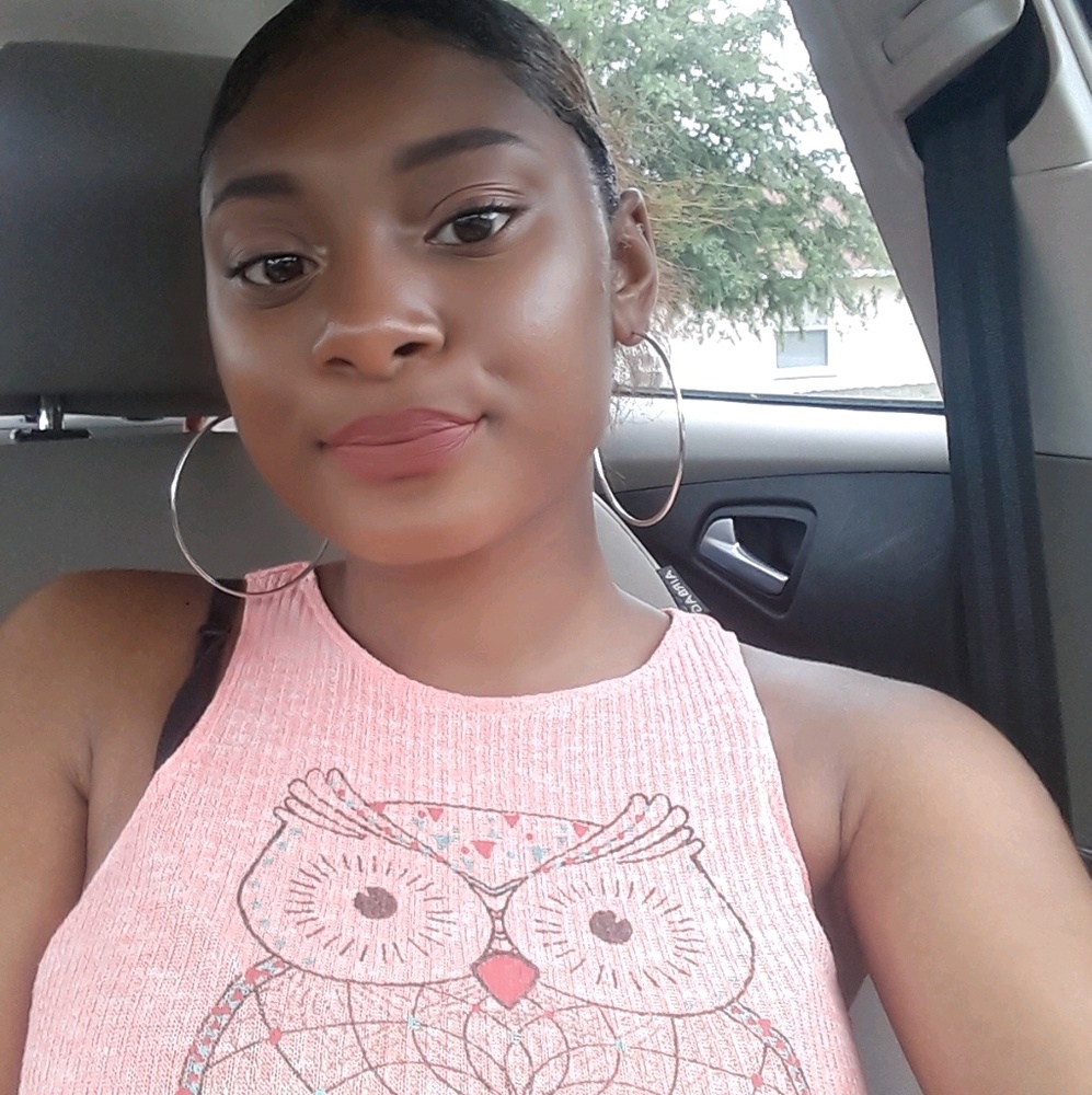 Meet your Posher, Ahvi